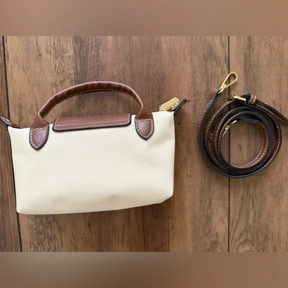 Women Pretty Bag - Picture 3 of 7